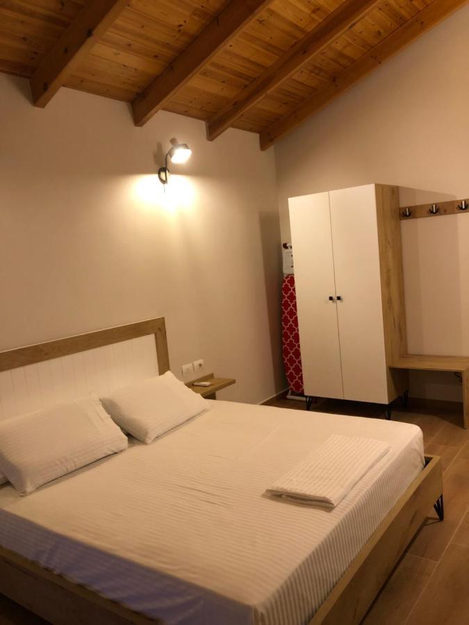 Amazing Familiar Apartments And Rooms Саранде Екстериор снимка