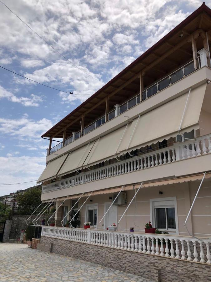 Amazing Familiar Apartments And Rooms Саранде Екстериор снимка