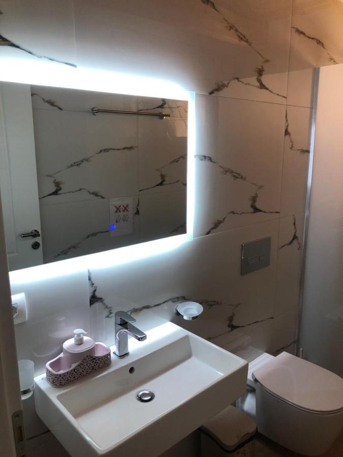 Amazing Familiar Apartments And Rooms Саранде Екстериор снимка