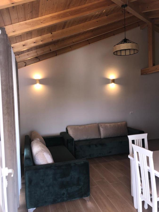 Amazing Familiar Apartments And Rooms Саранде Екстериор снимка