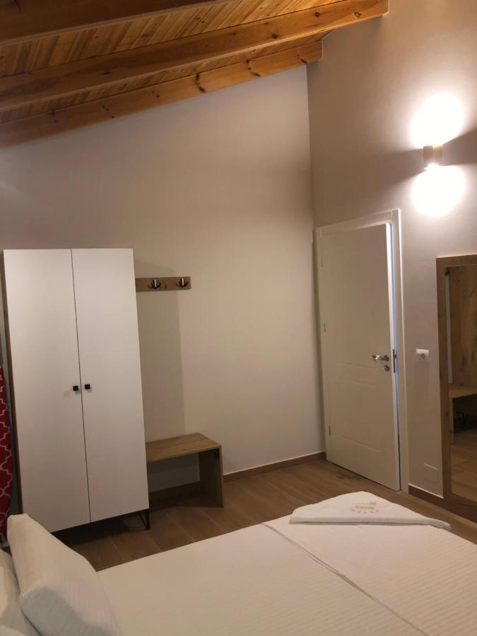 Amazing Familiar Apartments And Rooms Саранде Екстериор снимка
