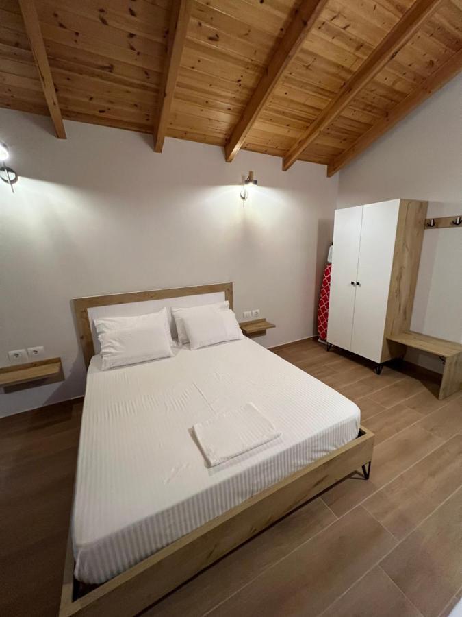 Amazing Familiar Apartments And Rooms Саранде Екстериор снимка