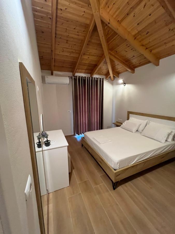Amazing Familiar Apartments And Rooms Саранде Екстериор снимка