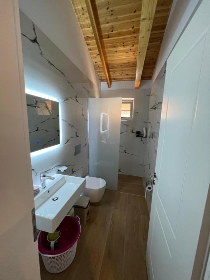 Amazing Familiar Apartments And Rooms Саранде Екстериор снимка