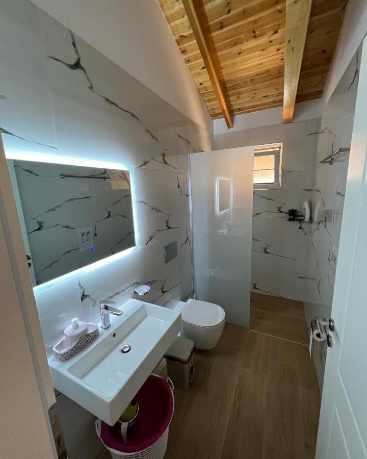 Amazing Familiar Apartments And Rooms Саранде Екстериор снимка