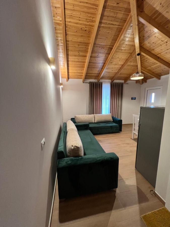 Amazing Familiar Apartments And Rooms Саранде Екстериор снимка