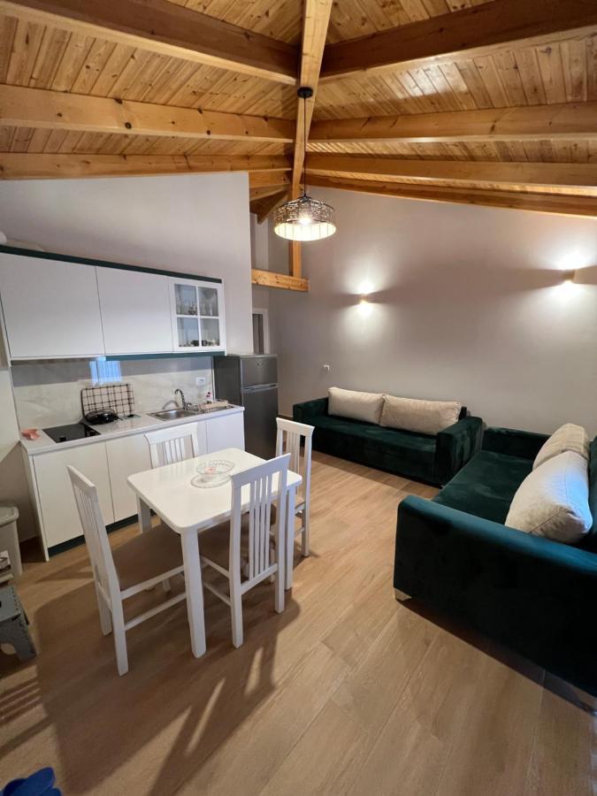 Amazing Familiar Apartments And Rooms Саранде Екстериор снимка