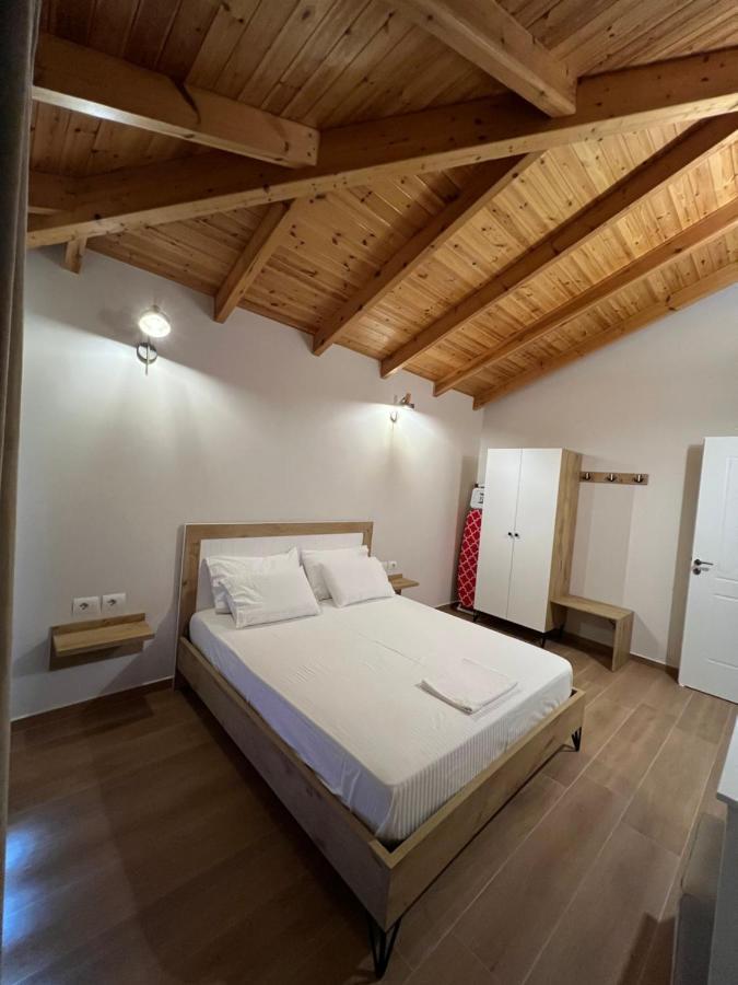 Amazing Familiar Apartments And Rooms Саранде Екстериор снимка