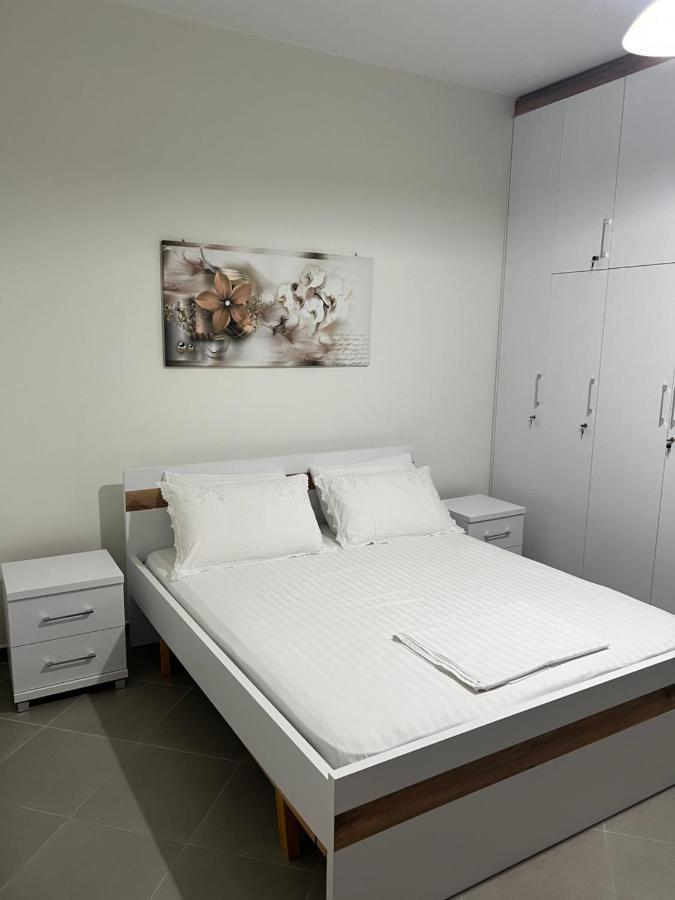 Amazing Familiar Apartments And Rooms Саранде Екстериор снимка