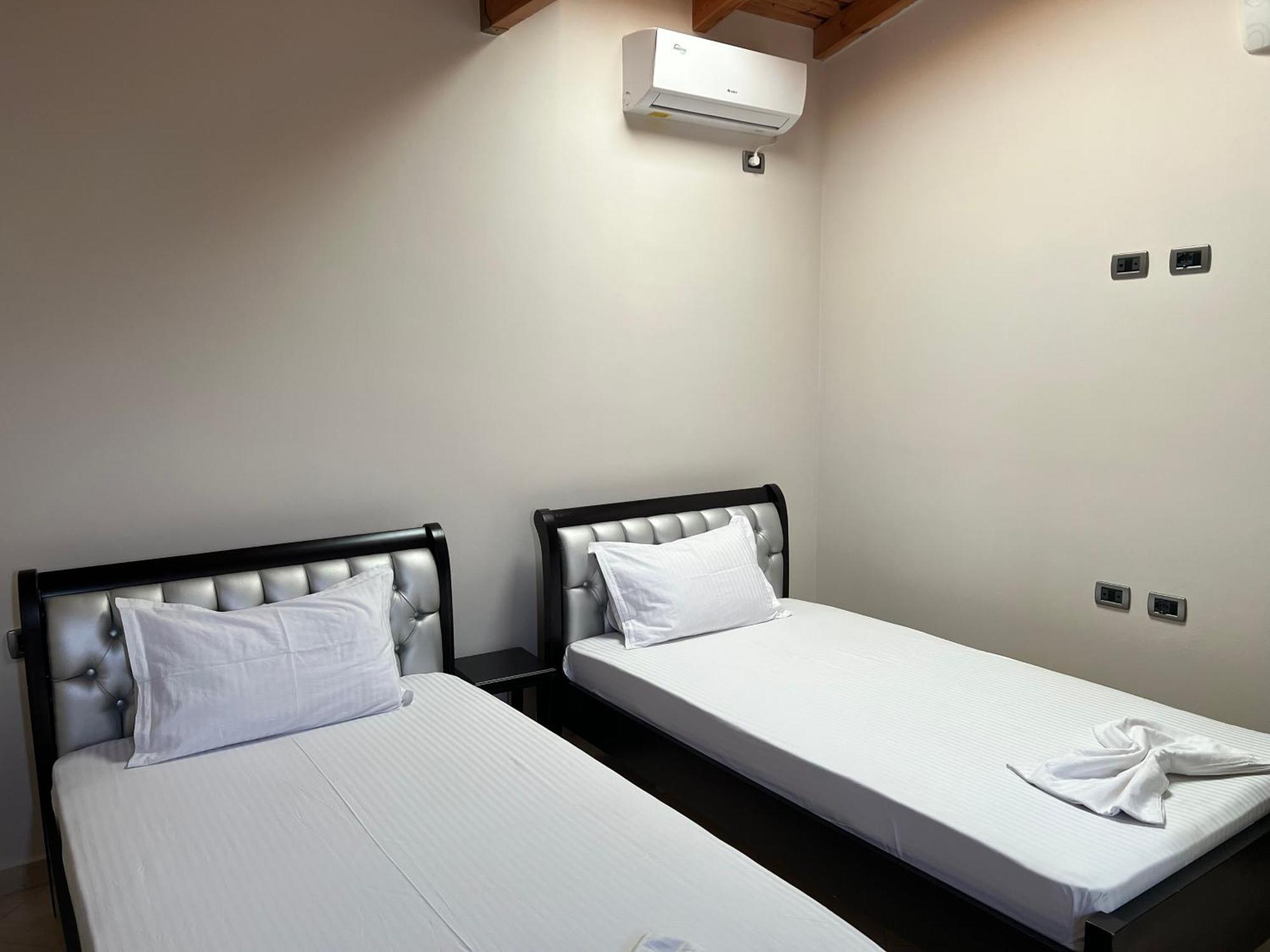 Amazing Familiar Apartments And Rooms Саранде Екстериор снимка