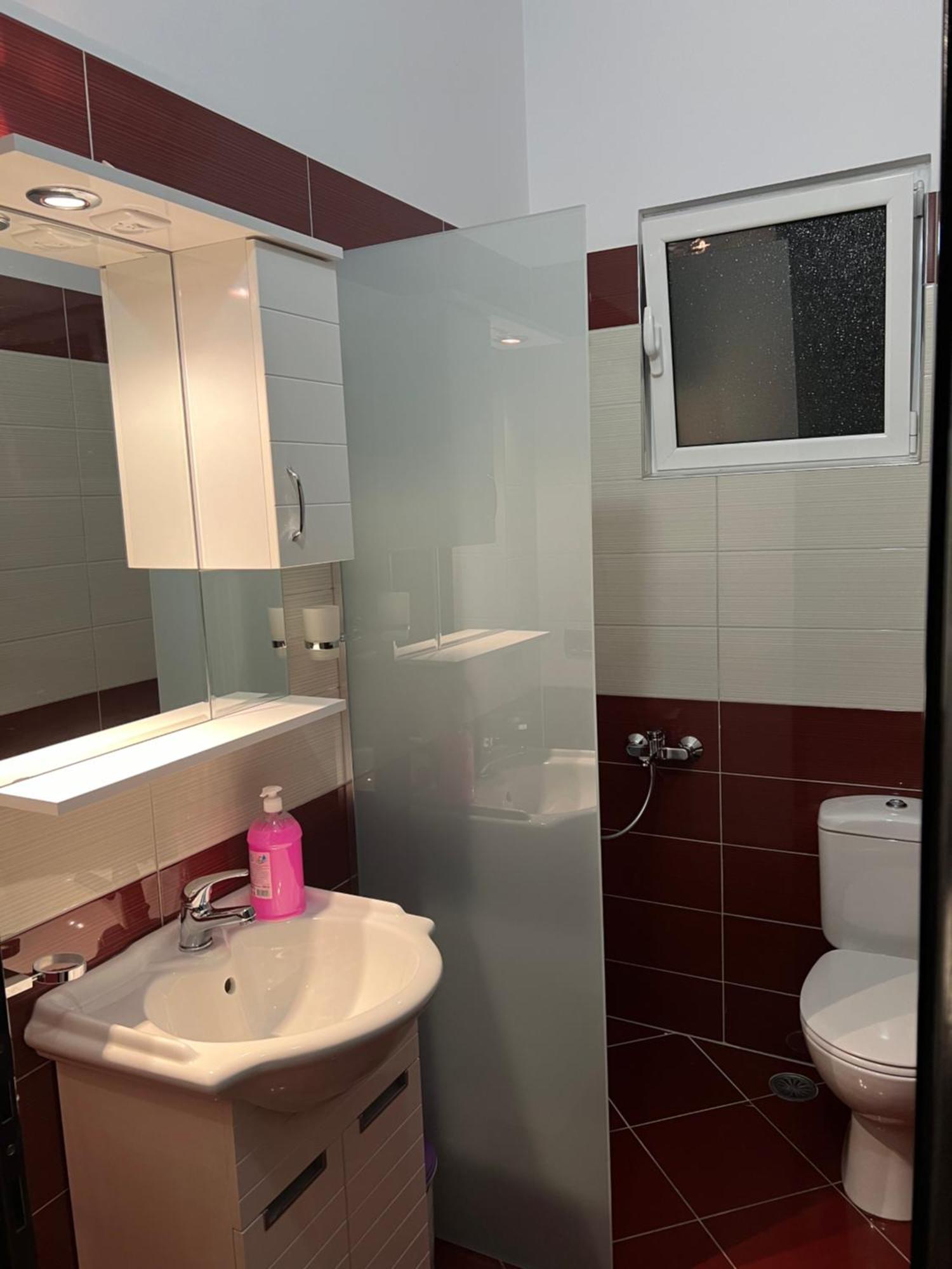 Amazing Familiar Apartments And Rooms Саранде Екстериор снимка