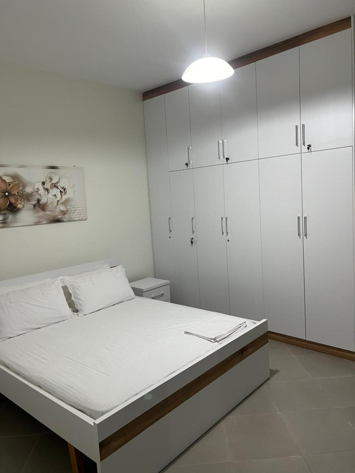 Amazing Familiar Apartments And Rooms Саранде Екстериор снимка