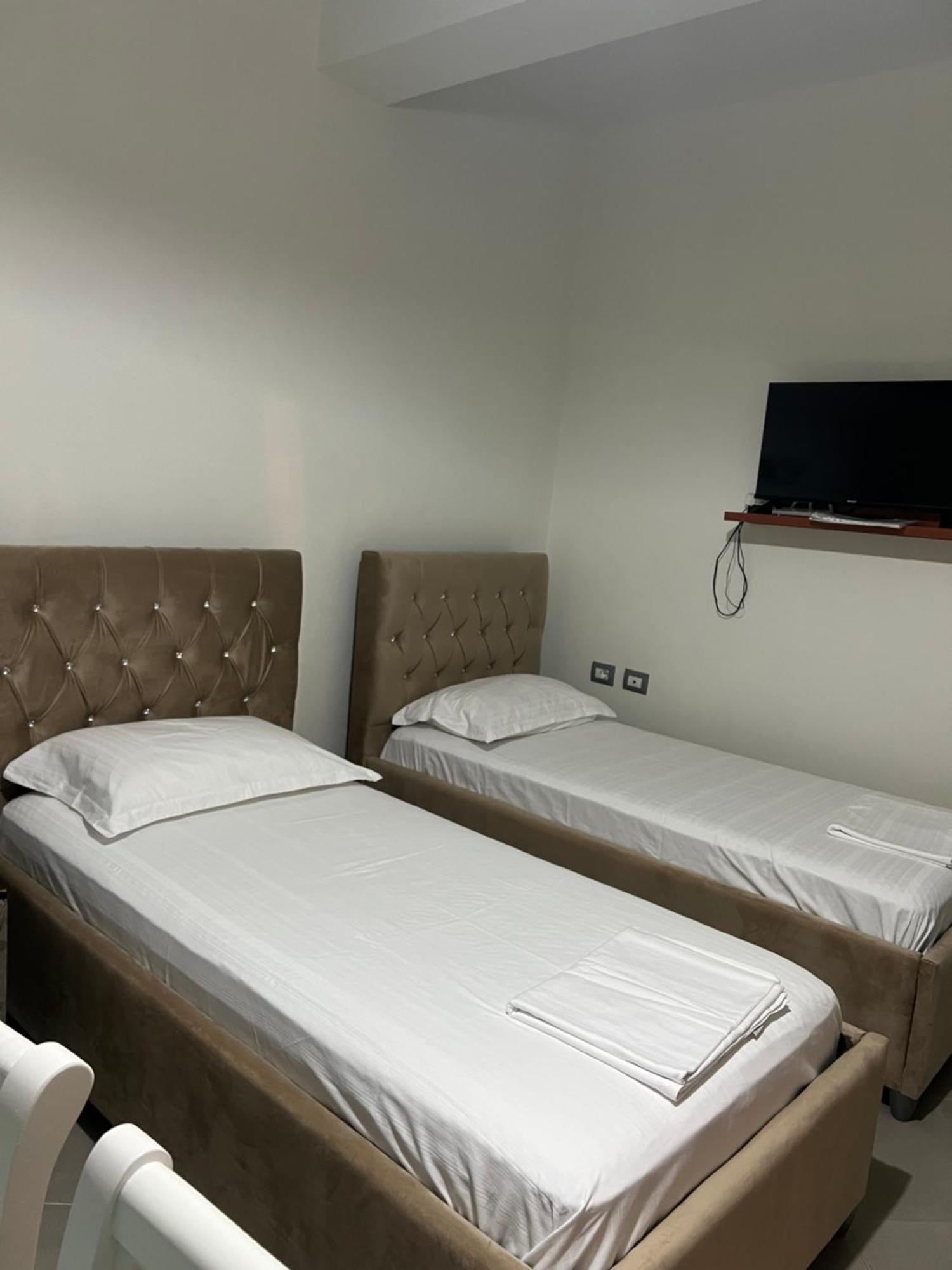 Amazing Familiar Apartments And Rooms Саранде Екстериор снимка
