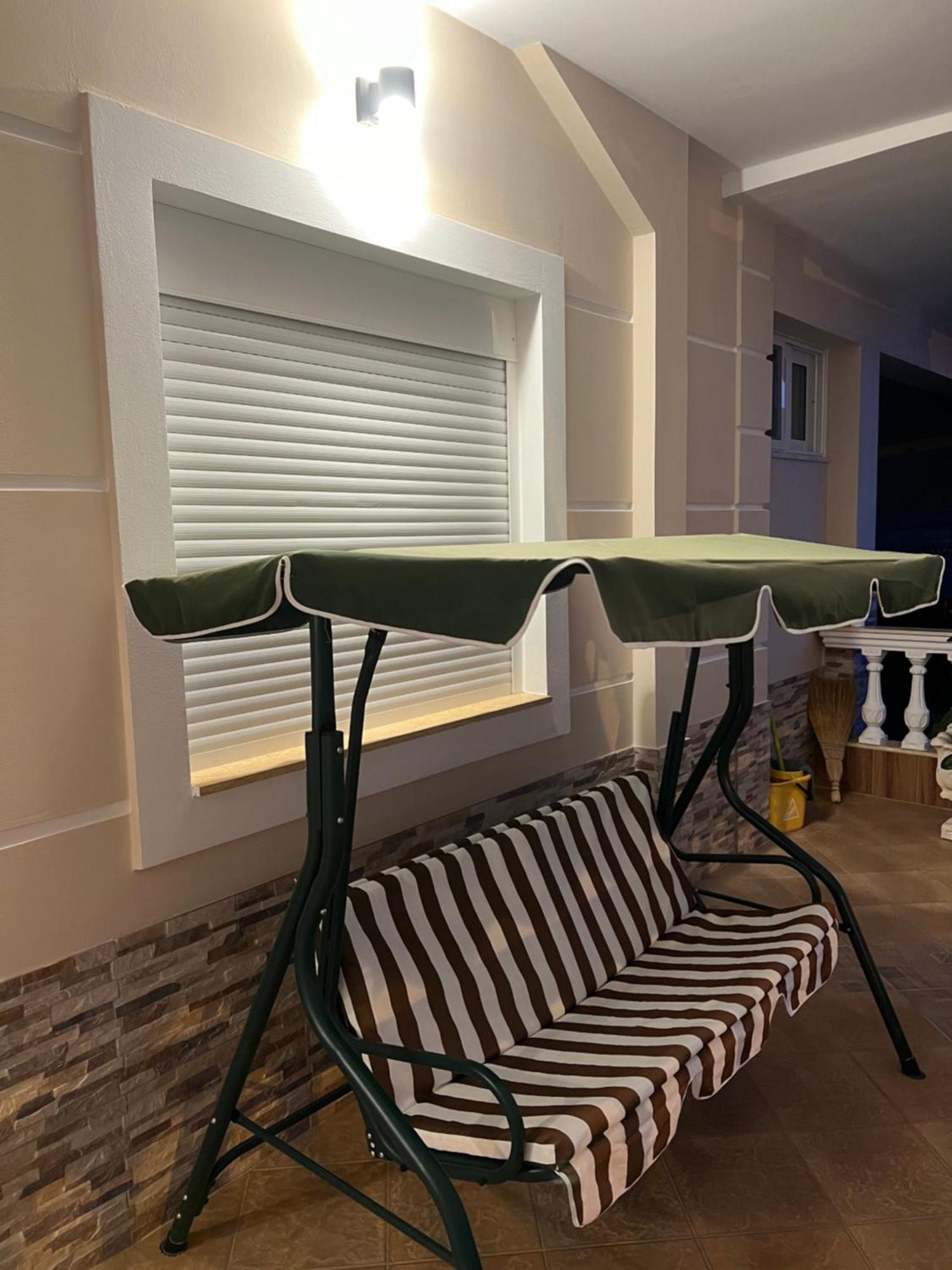 Amazing Familiar Apartments And Rooms Саранде Екстериор снимка