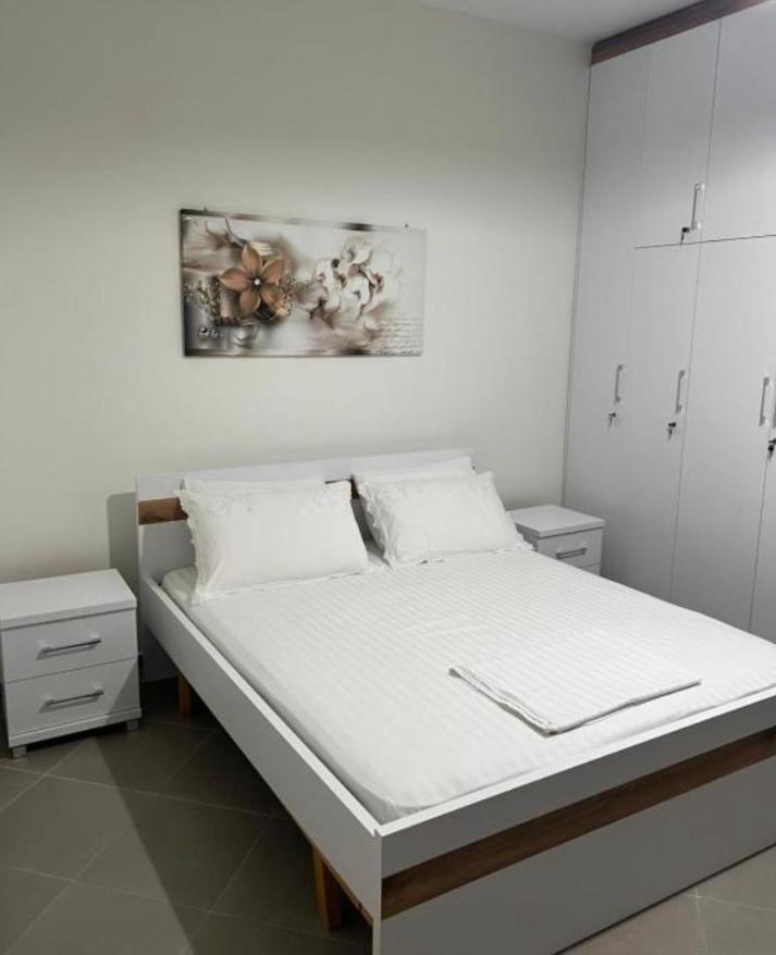 Amazing Familiar Apartments And Rooms Саранде Екстериор снимка