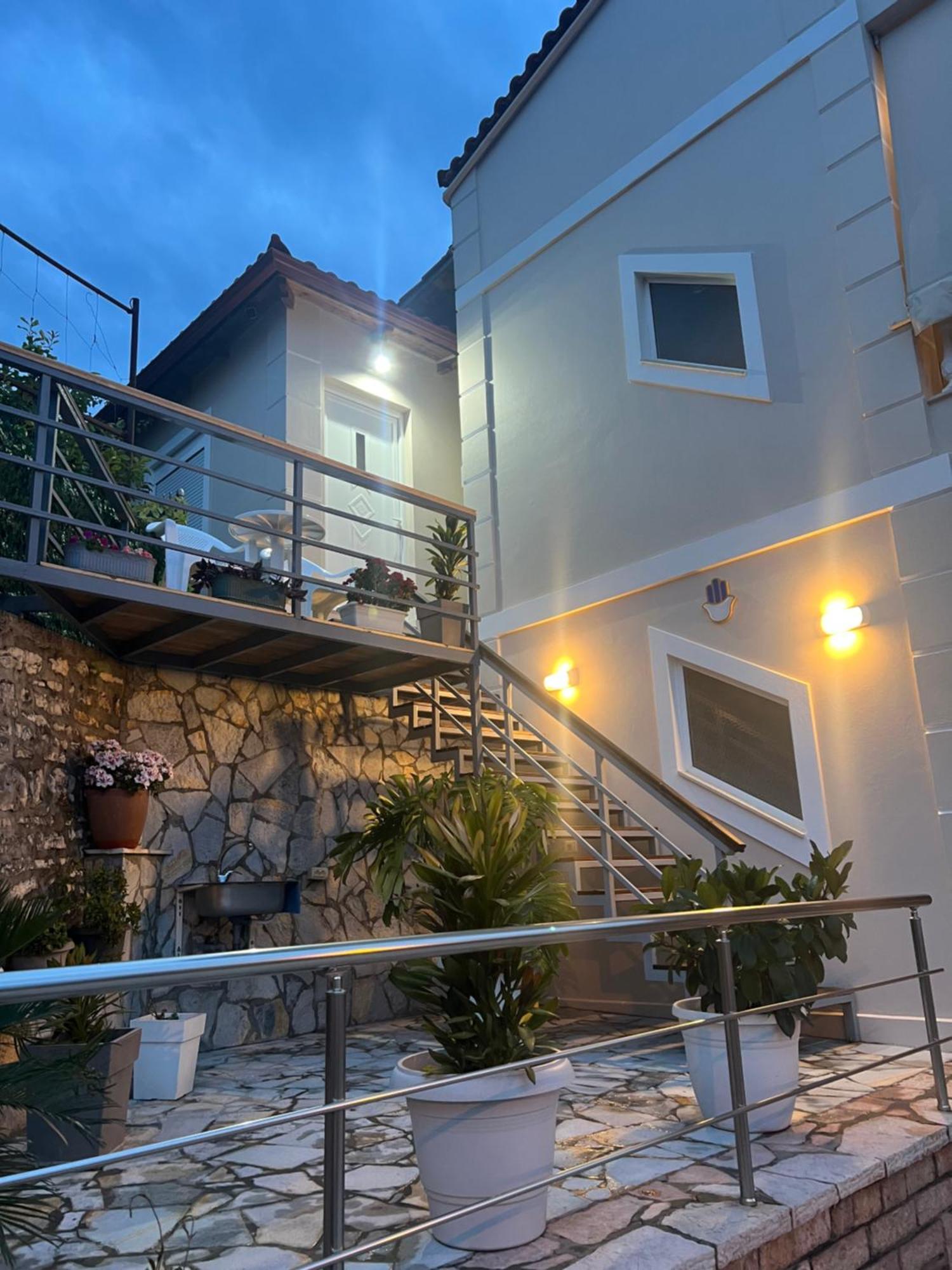 Amazing Familiar Apartments And Rooms Саранде Екстериор снимка